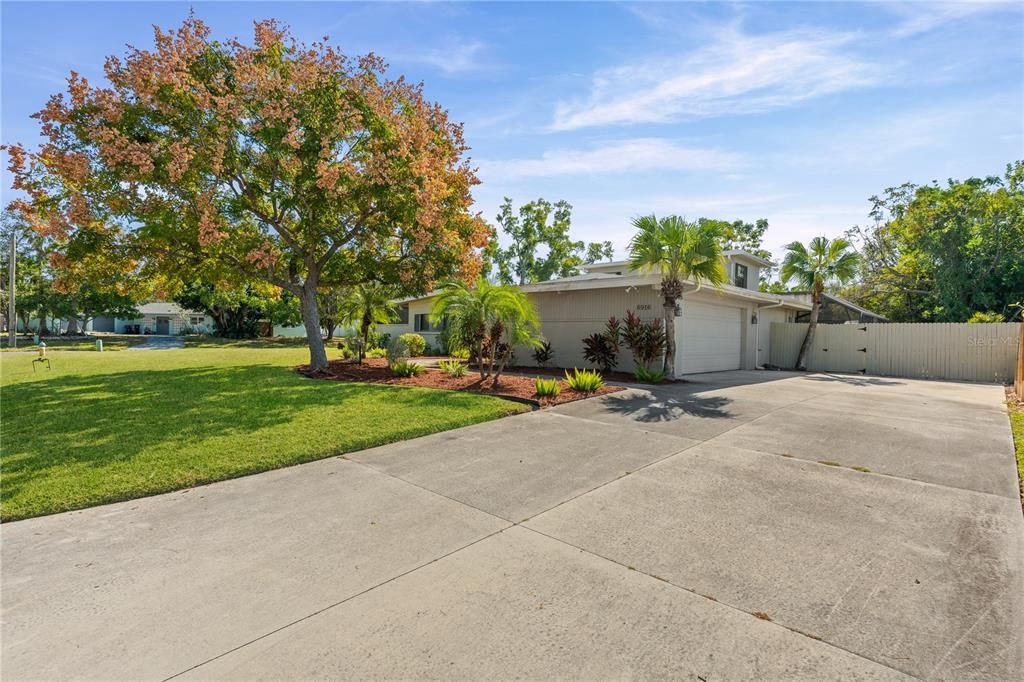 For Sale: $525,000 (5 beds, 2 baths, 2151 Square Feet)