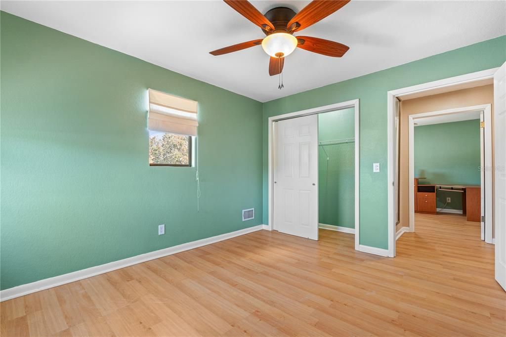 For Sale: $525,000 (5 beds, 2 baths, 2151 Square Feet)