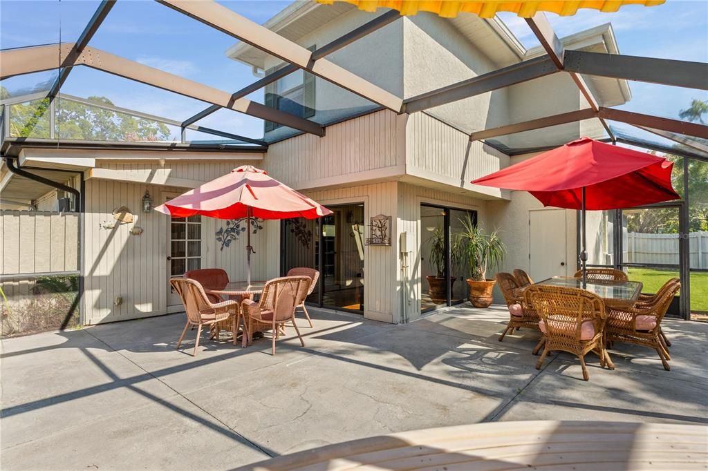 For Sale: $525,000 (5 beds, 2 baths, 2151 Square Feet)