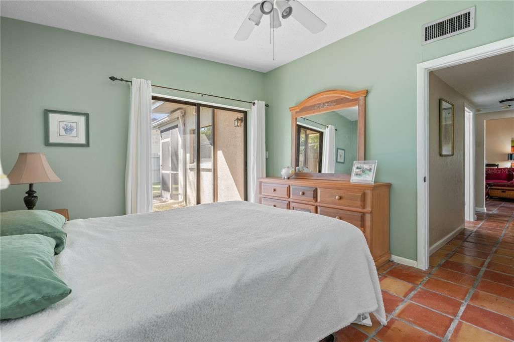 For Sale: $525,000 (5 beds, 2 baths, 2151 Square Feet)