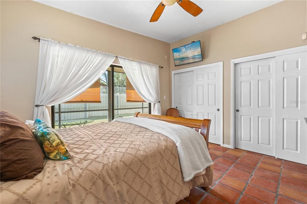 For Sale: $525,000 (5 beds, 2 baths, 2151 Square Feet)