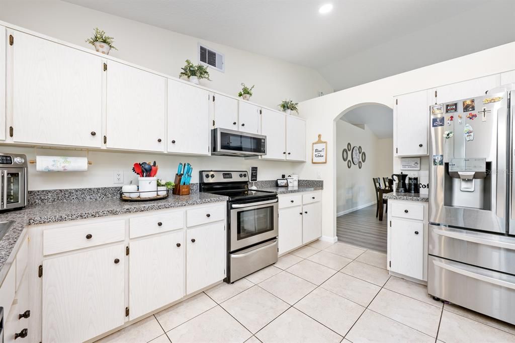 На продажу: $415,000 (3 спален, 2 ванн, 1965 Квадратных фут)