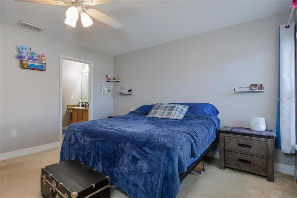 待售: $464,999 (4 贝兹, 2 浴室, 2634 平方英尺)