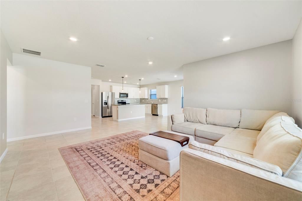 待售: $340,000 (4 贝兹, 2 浴室, 1865 平方英尺)