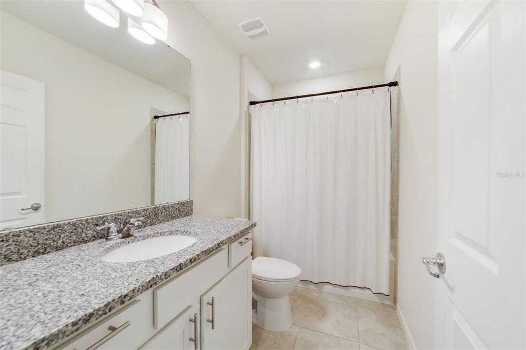 待售: $340,000 (4 贝兹, 2 浴室, 1865 平方英尺)