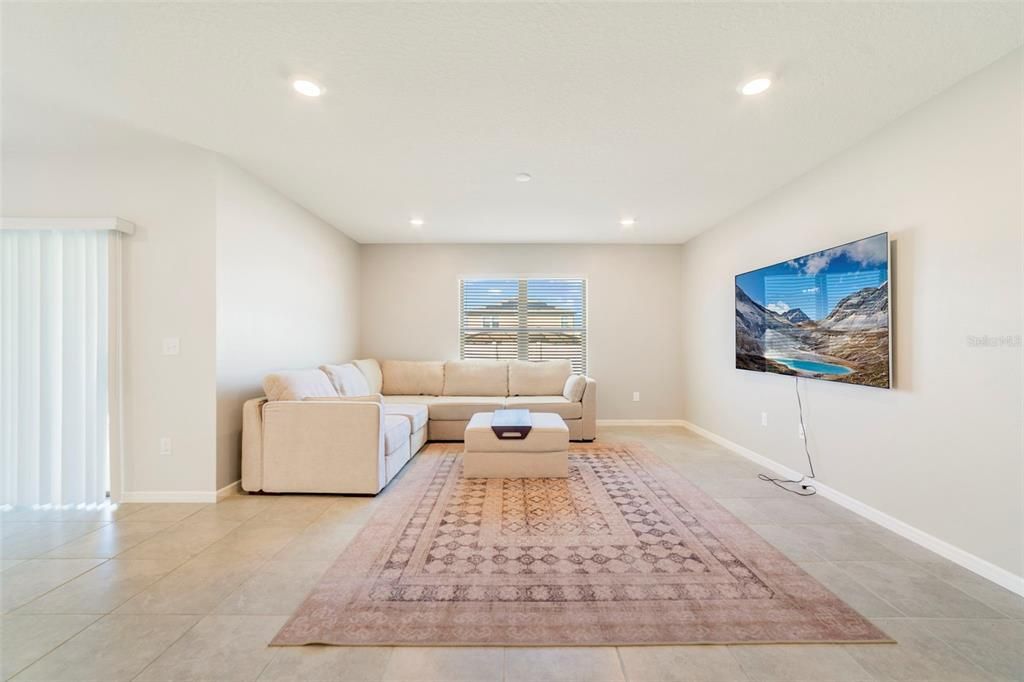 待售: $340,000 (4 贝兹, 2 浴室, 1865 平方英尺)