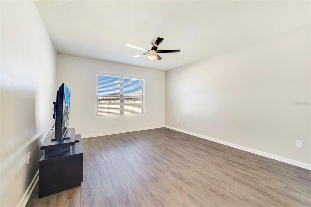 待售: $340,000 (4 贝兹, 2 浴室, 1865 平方英尺)