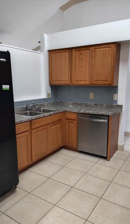 For Rent: $2,500 (4 beds, 2 baths, 2154 Square Feet)
