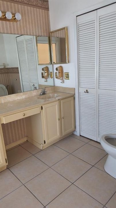 For Rent: $2,500 (4 beds, 2 baths, 2154 Square Feet)