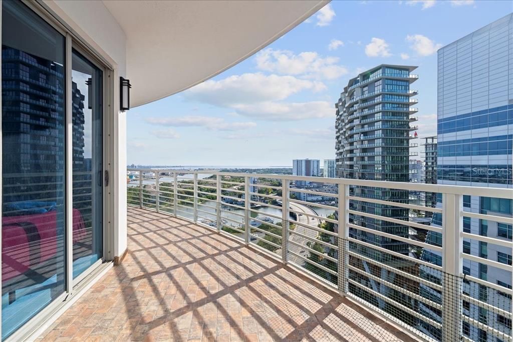 For Sale: $1,250,000 (3 beds, 3 baths, 1733 Square Feet)