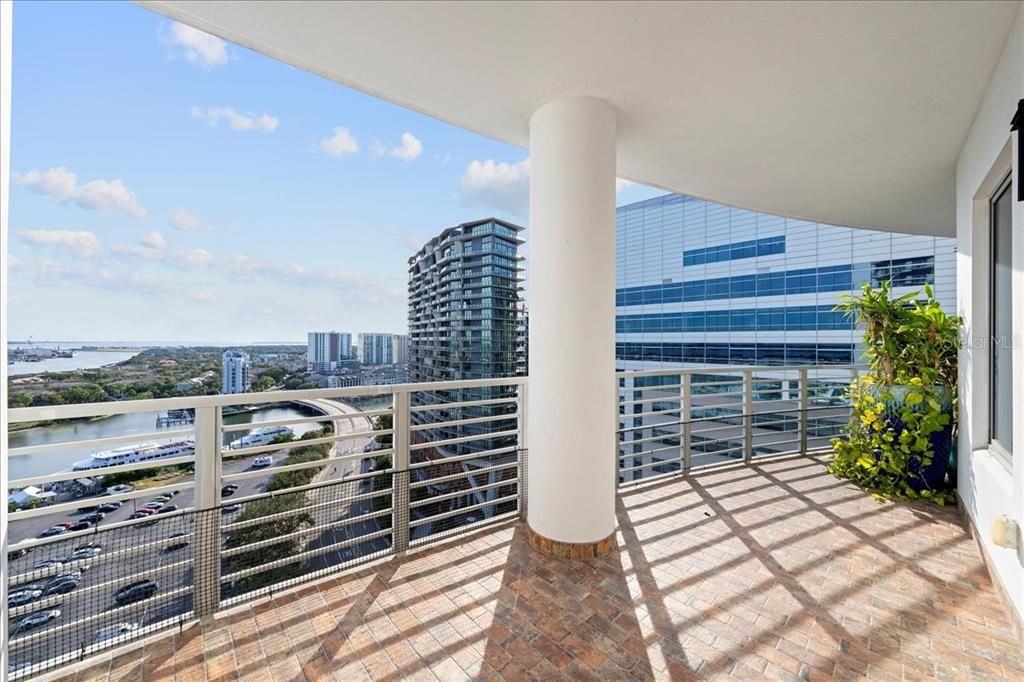 For Sale: $1,250,000 (3 beds, 3 baths, 1733 Square Feet)