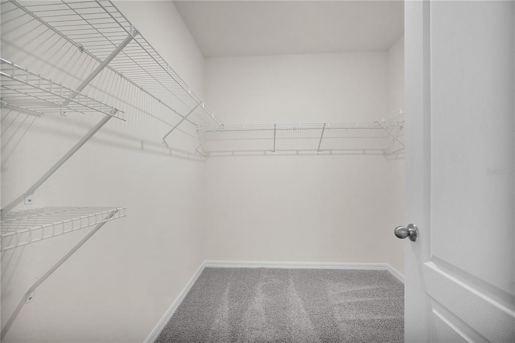 For Rent: $2,300 (4 beds, 2 baths, 1892 Square Feet)