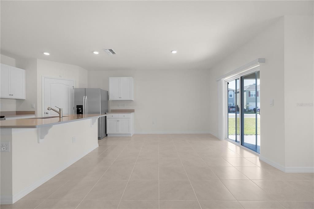 For Rent: $2,300 (4 beds, 2 baths, 1892 Square Feet)