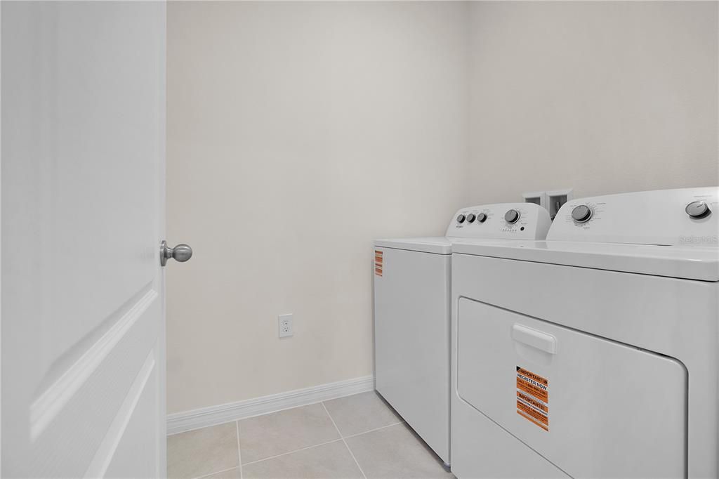 For Rent: $2,300 (4 beds, 2 baths, 1892 Square Feet)