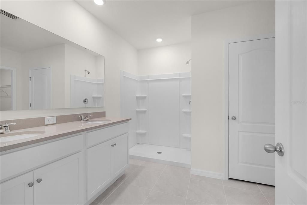 For Rent: $2,300 (4 beds, 2 baths, 1892 Square Feet)