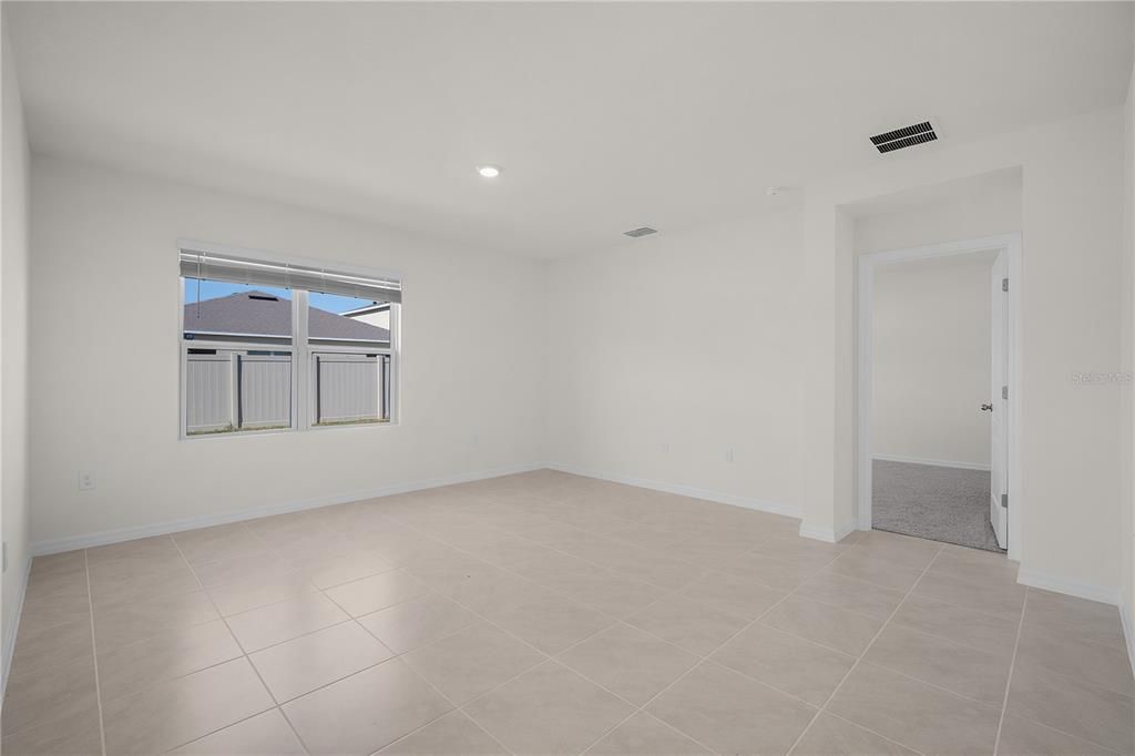 For Rent: $2,300 (4 beds, 2 baths, 1892 Square Feet)