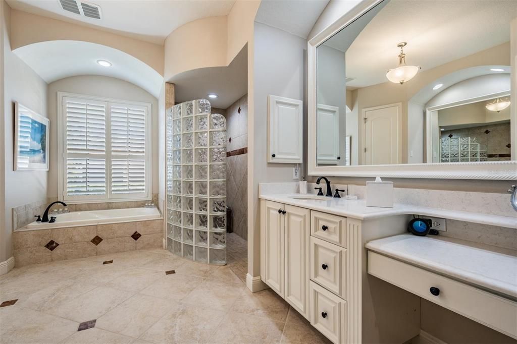 Active With Contract: $1,350,000 (3 beds, 3 baths, 3441 Square Feet)