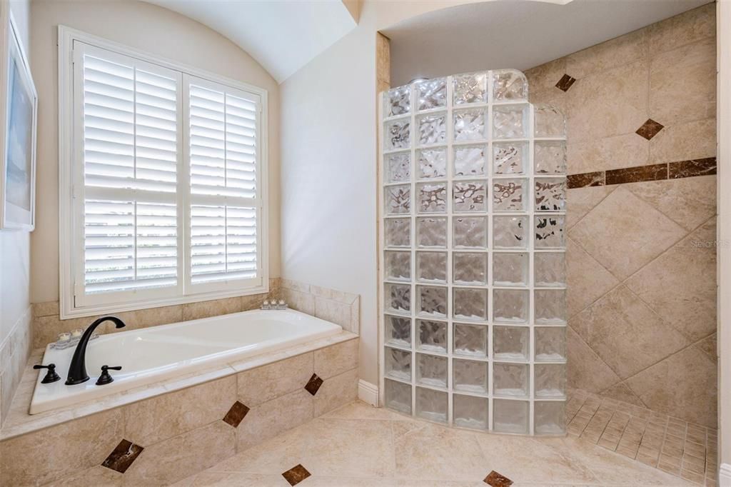 Active With Contract: $1,350,000 (3 beds, 3 baths, 3441 Square Feet)