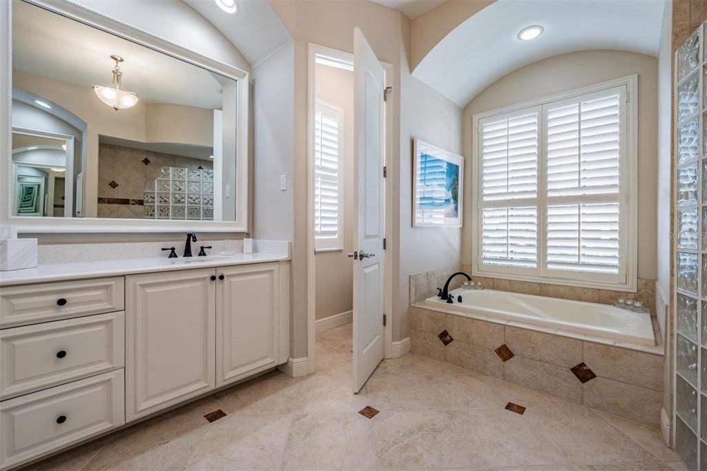 Active With Contract: $1,350,000 (3 beds, 3 baths, 3441 Square Feet)