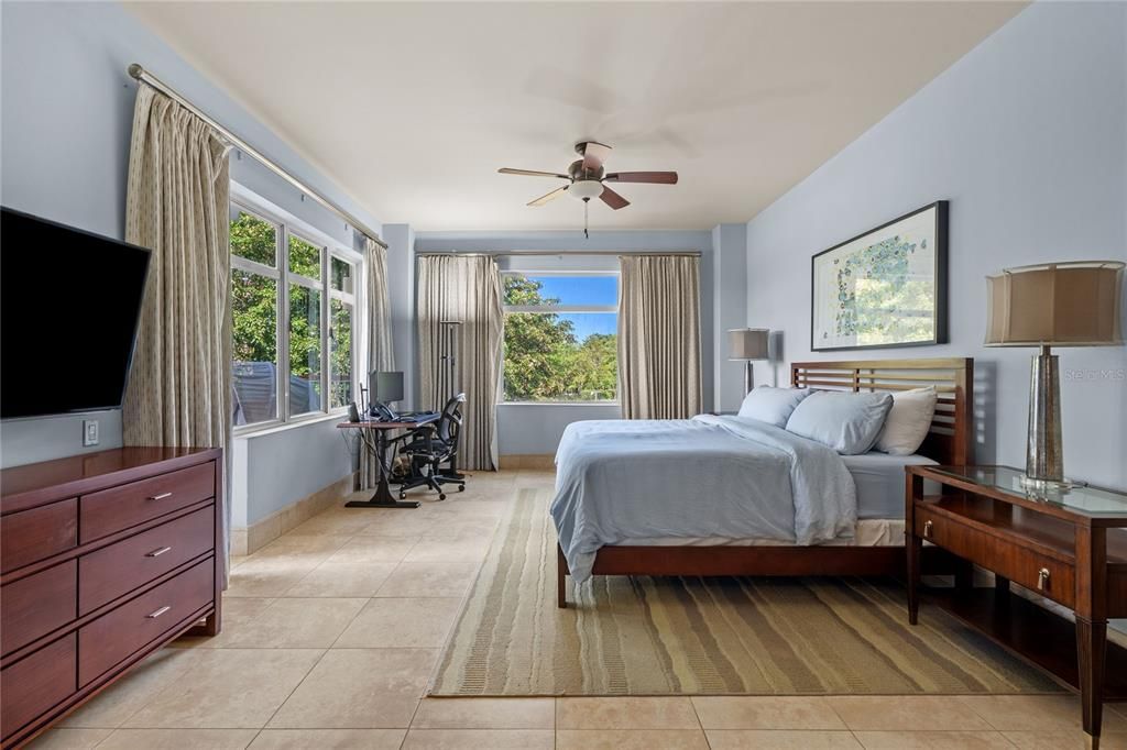 For Sale: $3,495,000 (3 beds, 3 baths, 2337 Square Feet)