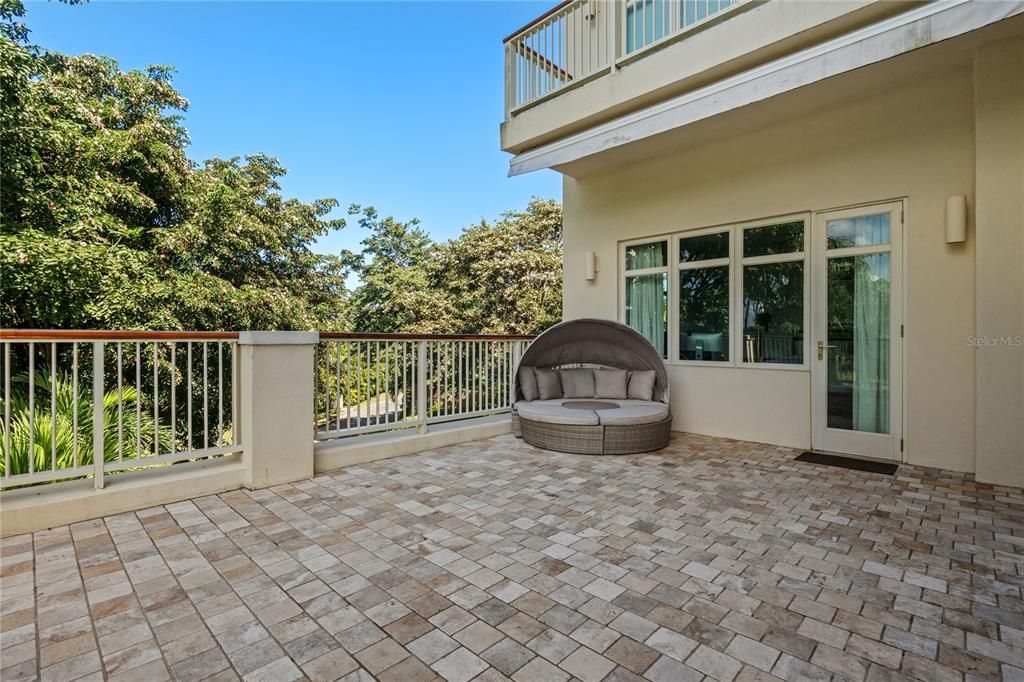 For Sale: $3,495,000 (3 beds, 3 baths, 2337 Square Feet)