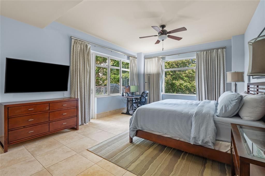 For Sale: $3,495,000 (3 beds, 3 baths, 2337 Square Feet)