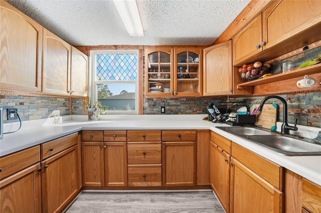 For Sale: $275,000 (2 beds, 1 baths, 1000 Square Feet)