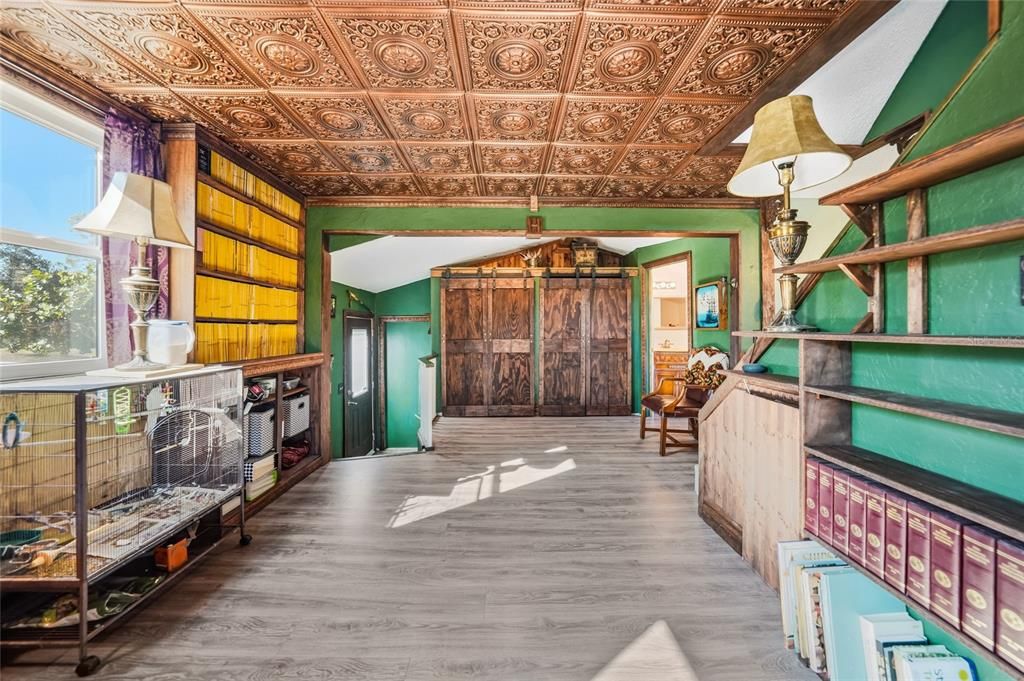 For Sale: $275,000 (2 beds, 1 baths, 1000 Square Feet)