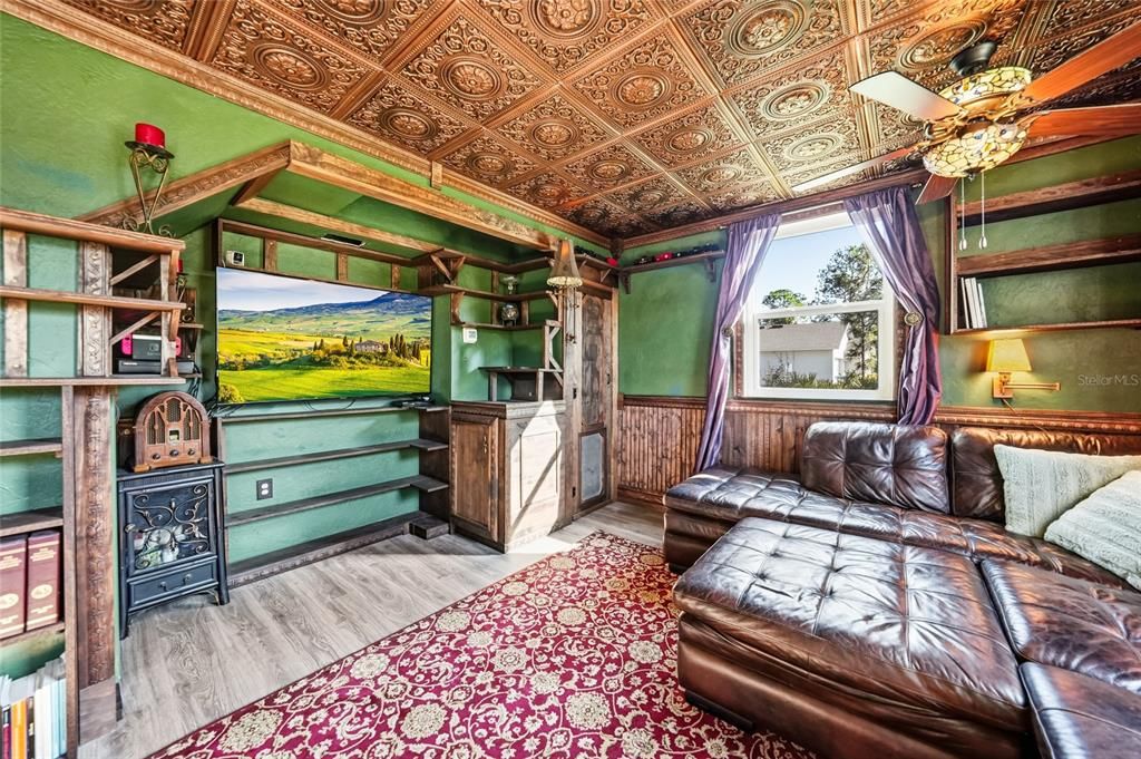 For Sale: $275,000 (2 beds, 1 baths, 1000 Square Feet)