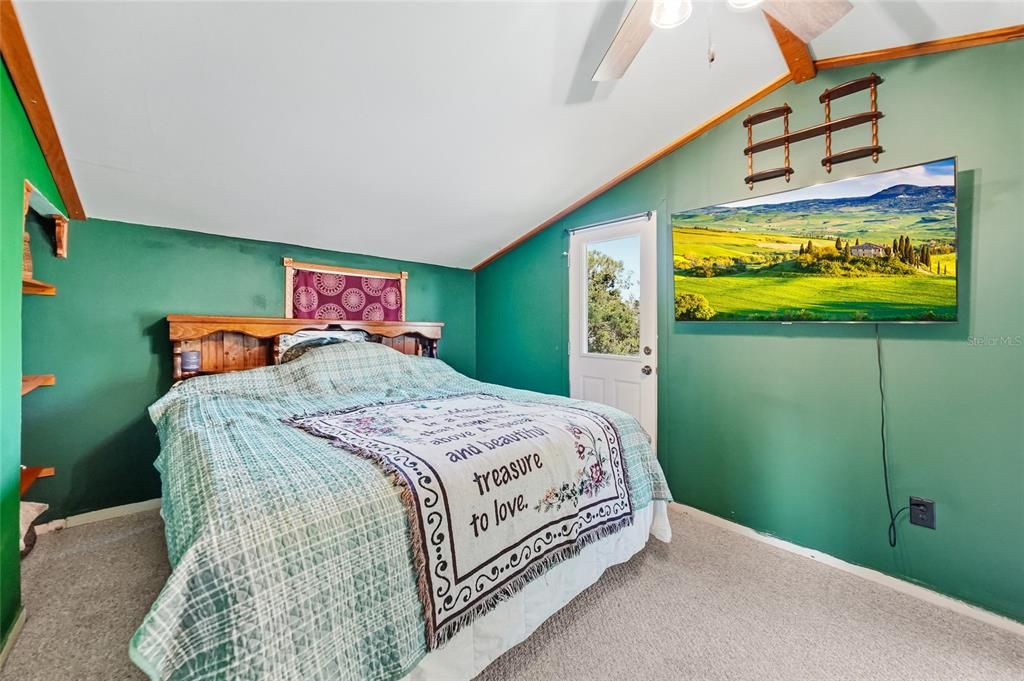 For Sale: $275,000 (2 beds, 1 baths, 1000 Square Feet)