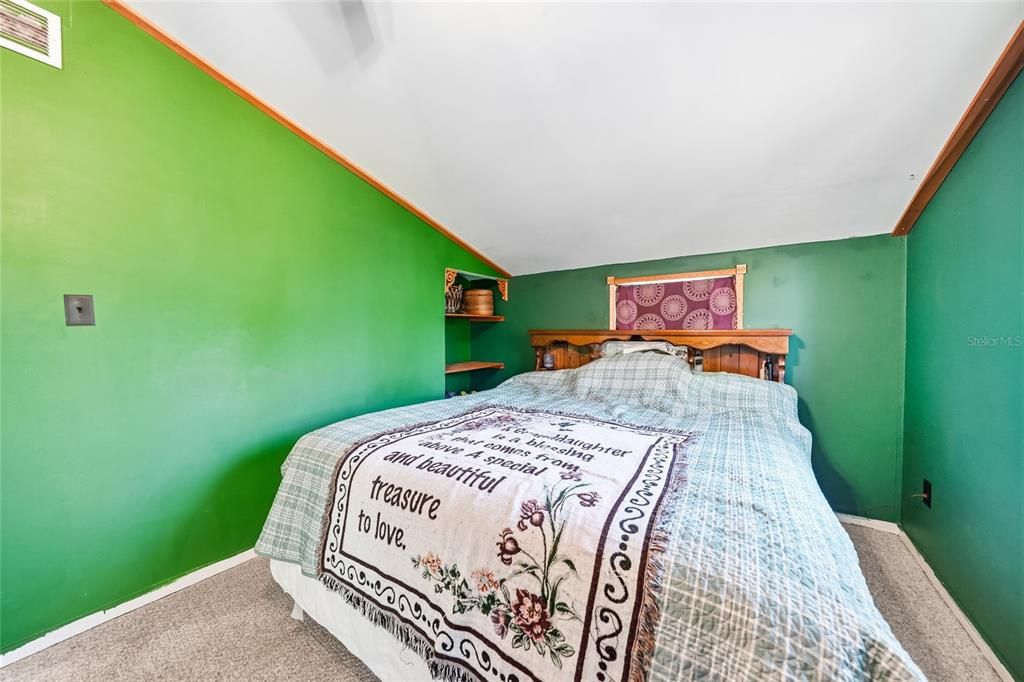 For Sale: $275,000 (2 beds, 1 baths, 1000 Square Feet)