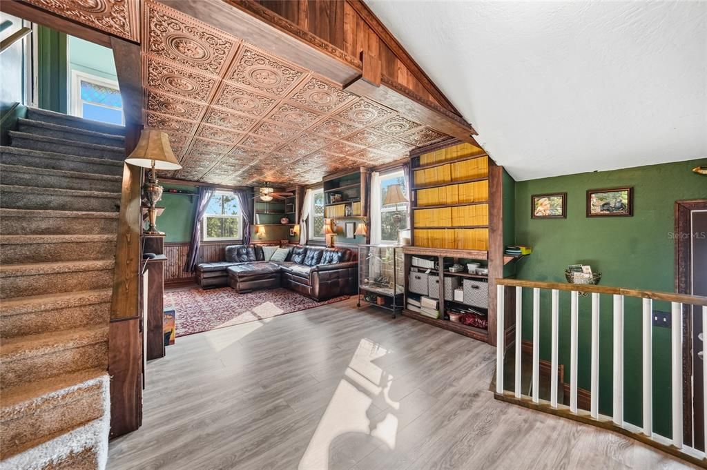 For Sale: $275,000 (2 beds, 1 baths, 1000 Square Feet)