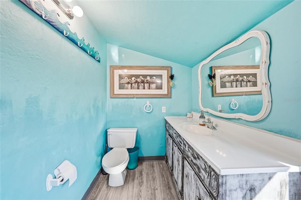 For Sale: $275,000 (2 beds, 1 baths, 1000 Square Feet)