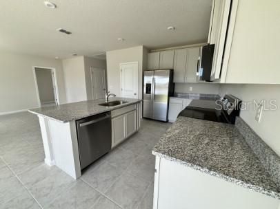 For Rent: $2,200 (3 beds, 2 baths, 1808 Square Feet)