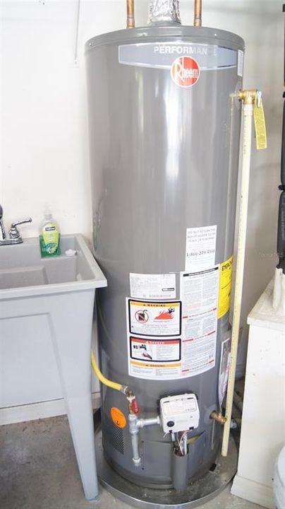 For Sale: $285,000 (2 beds, 2 baths, 1262 Square Feet)