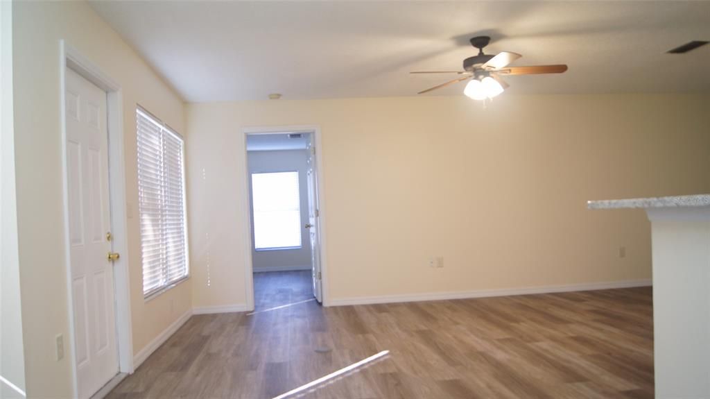 For Sale: $285,000 (2 beds, 2 baths, 1262 Square Feet)