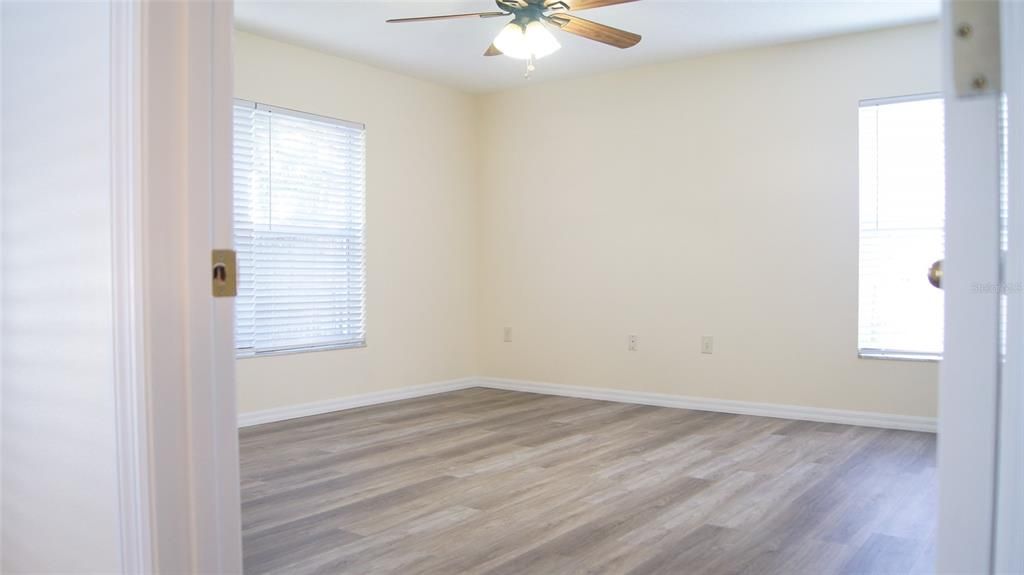 For Sale: $285,000 (2 beds, 2 baths, 1262 Square Feet)