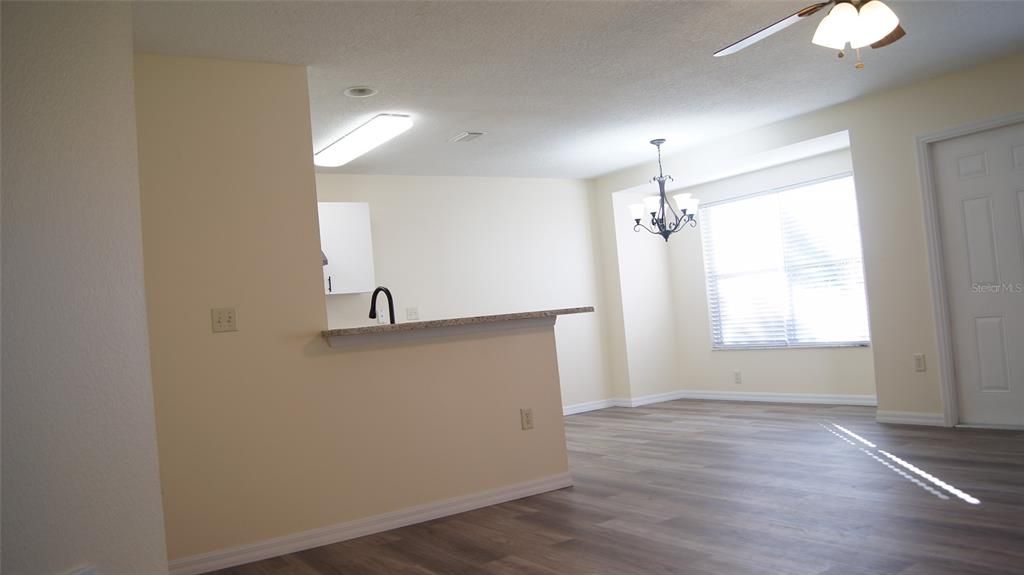 For Sale: $285,000 (2 beds, 2 baths, 1262 Square Feet)