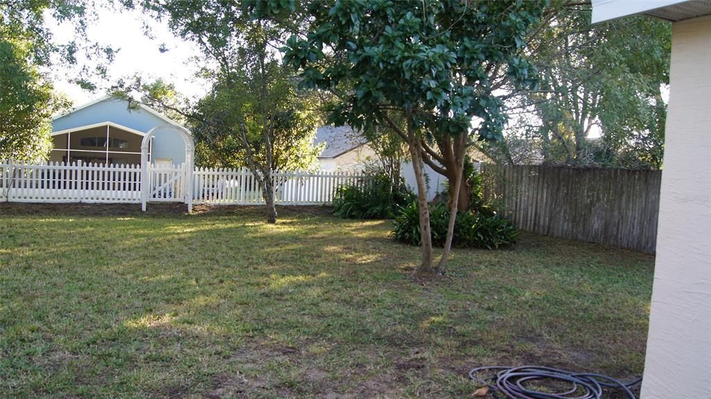 For Sale: $285,000 (2 beds, 2 baths, 1262 Square Feet)