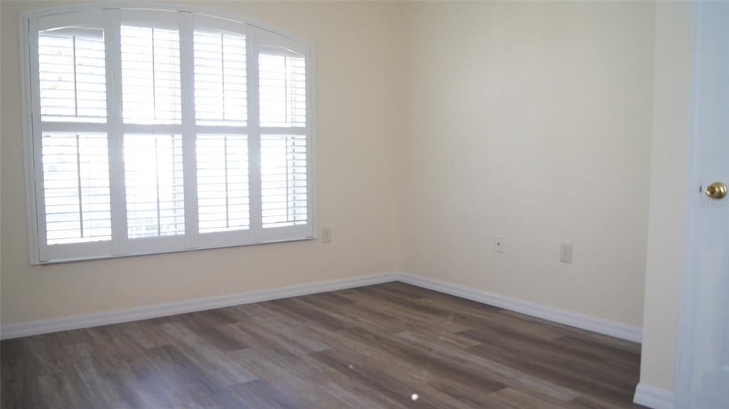 For Sale: $285,000 (2 beds, 2 baths, 1262 Square Feet)