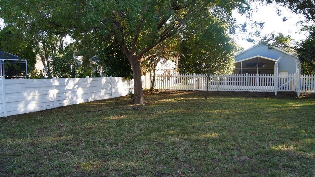 For Sale: $285,000 (2 beds, 2 baths, 1262 Square Feet)