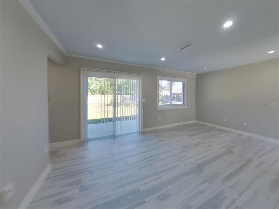 For Rent: $1,699 (3 beds, 2 baths, 1248 Square Feet)