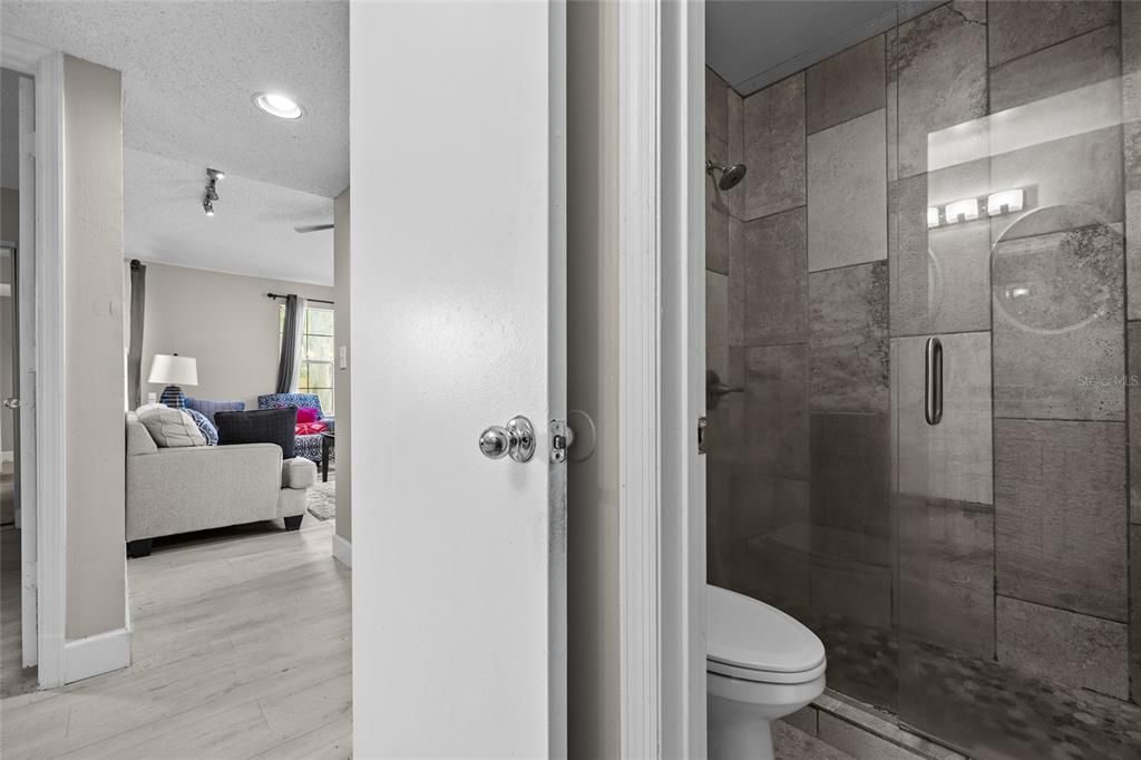 待售: $250,000 (4 贝兹, 2 浴室, 1177 平方英尺)