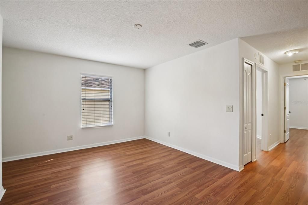 待售: $270,000 (3 贝兹, 2 浴室, 1838 平方英尺)