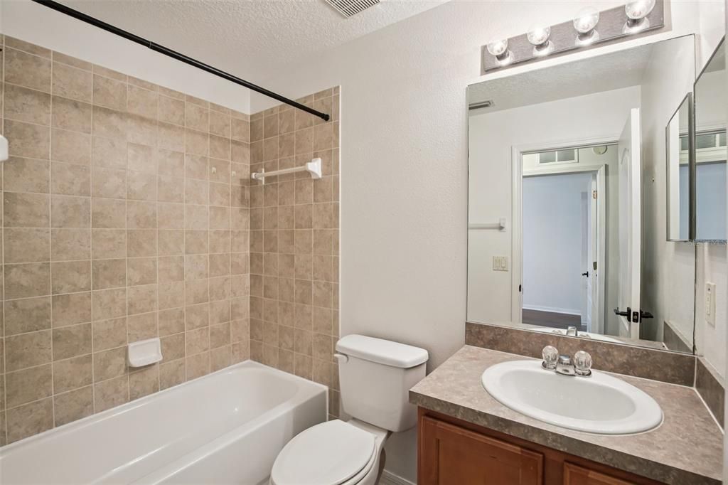 待售: $270,000 (3 贝兹, 2 浴室, 1838 平方英尺)