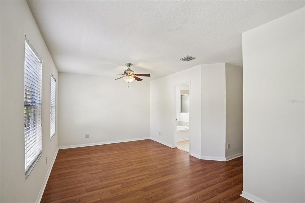 待售: $270,000 (3 贝兹, 2 浴室, 1838 平方英尺)