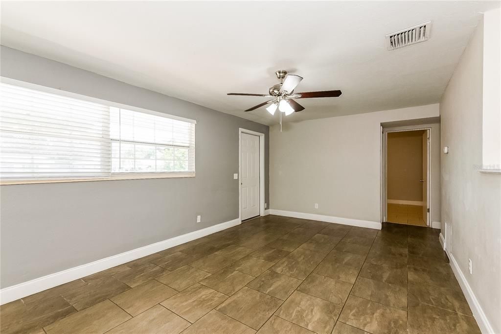 В аренду: $2,230 (3 спален, 1 ванн, 1116 Квадратных фут)