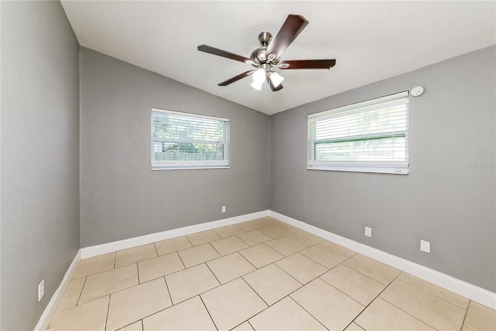 В аренду: $2,230 (3 спален, 1 ванн, 1116 Квадратных фут)