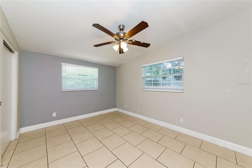 В аренду: $2,230 (3 спален, 1 ванн, 1116 Квадратных фут)