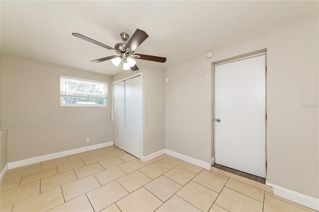 В аренду: $2,230 (3 спален, 1 ванн, 1116 Квадратных фут)